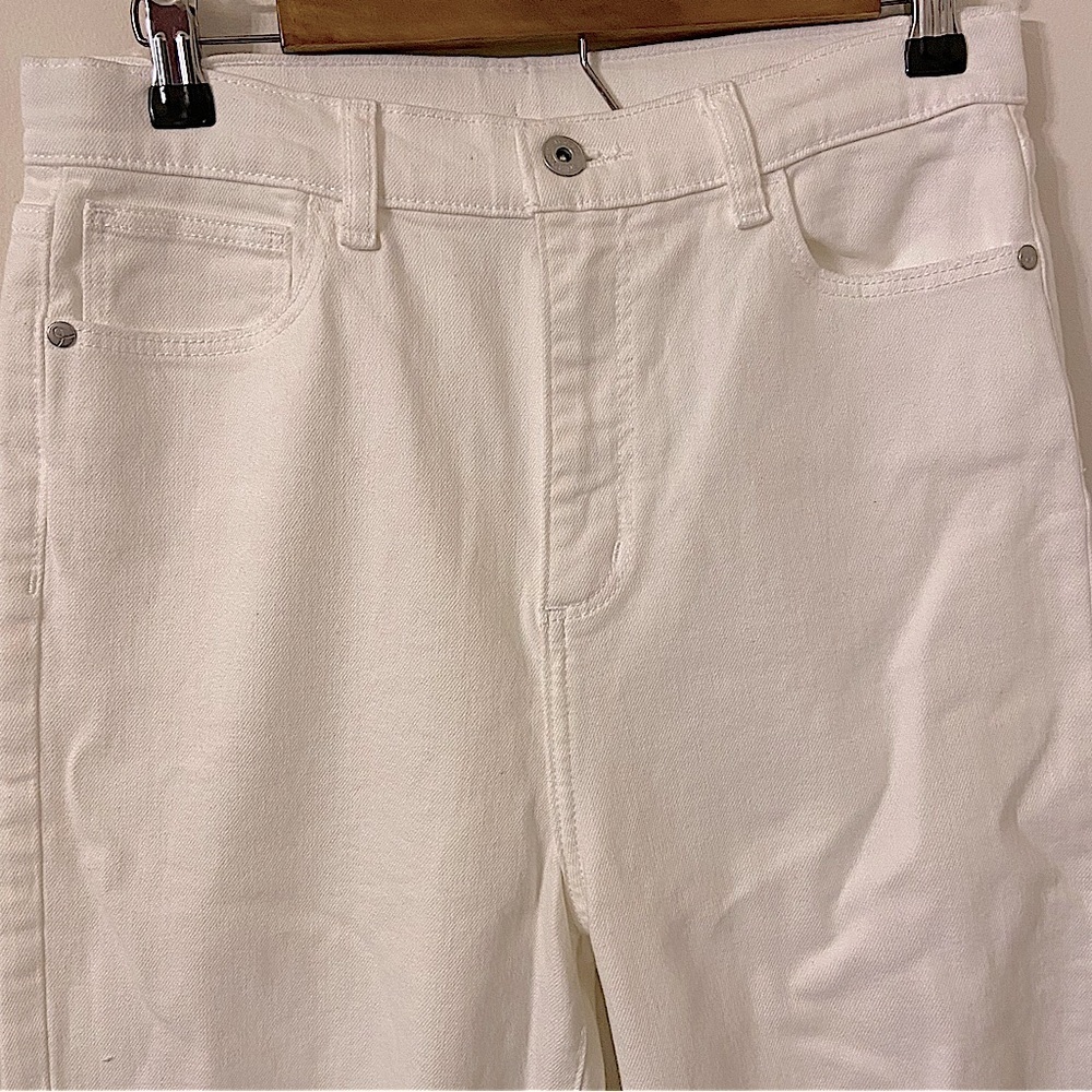 Art Class Girls' Size 16 Distressed Girlfriend High-Rise White Jeans. - Picture 2 of 7